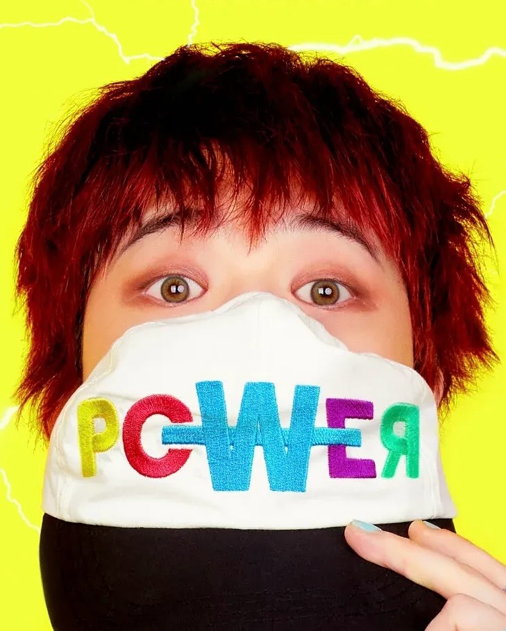 지드래곤, 스페셜 머천 발매☑️
지드래곤이 'PO₩ER' 스페셜 머천을 18일 오후 6시에 발매합니다.
지드래곤의 팬 커뮤니티 웹사이트를 통해 발매되며, 제품은 볼캡과 스카프인데요.
이번 스페셜 머천은 멤버십 전용으로 발매되며 가격은 볼캡 7만 3천원, 스카프는 6만 8천원입니다. 이미지