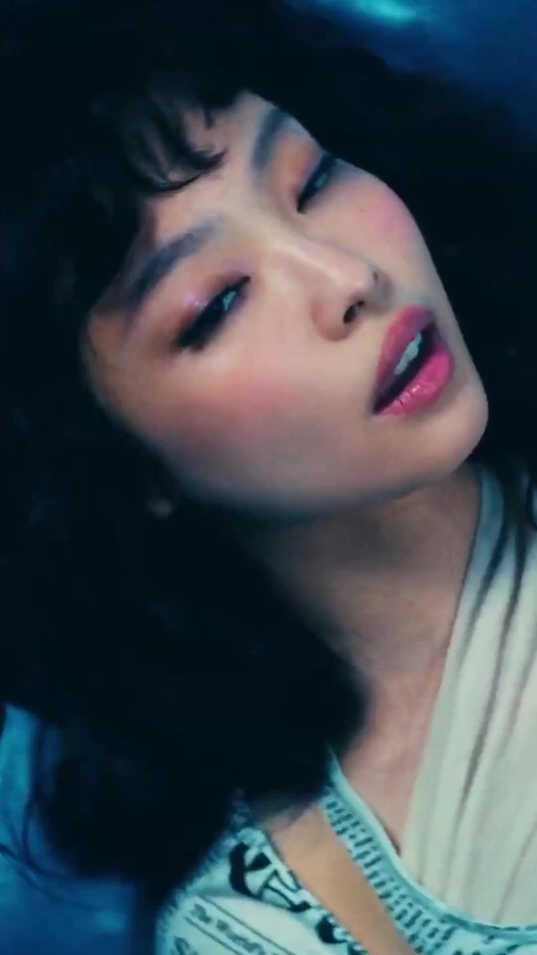 제니 x 두아리파, 드디어 공개🔥
보면서도 믿기지 않는 조합... 일단 믿고 본다 이미지