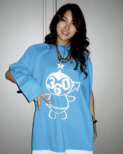 그때 그 시절 레전드 협찬 사진📸
입은 척하거나 전용 포즈로 완성한 협찬 인증샷🤣 이미지