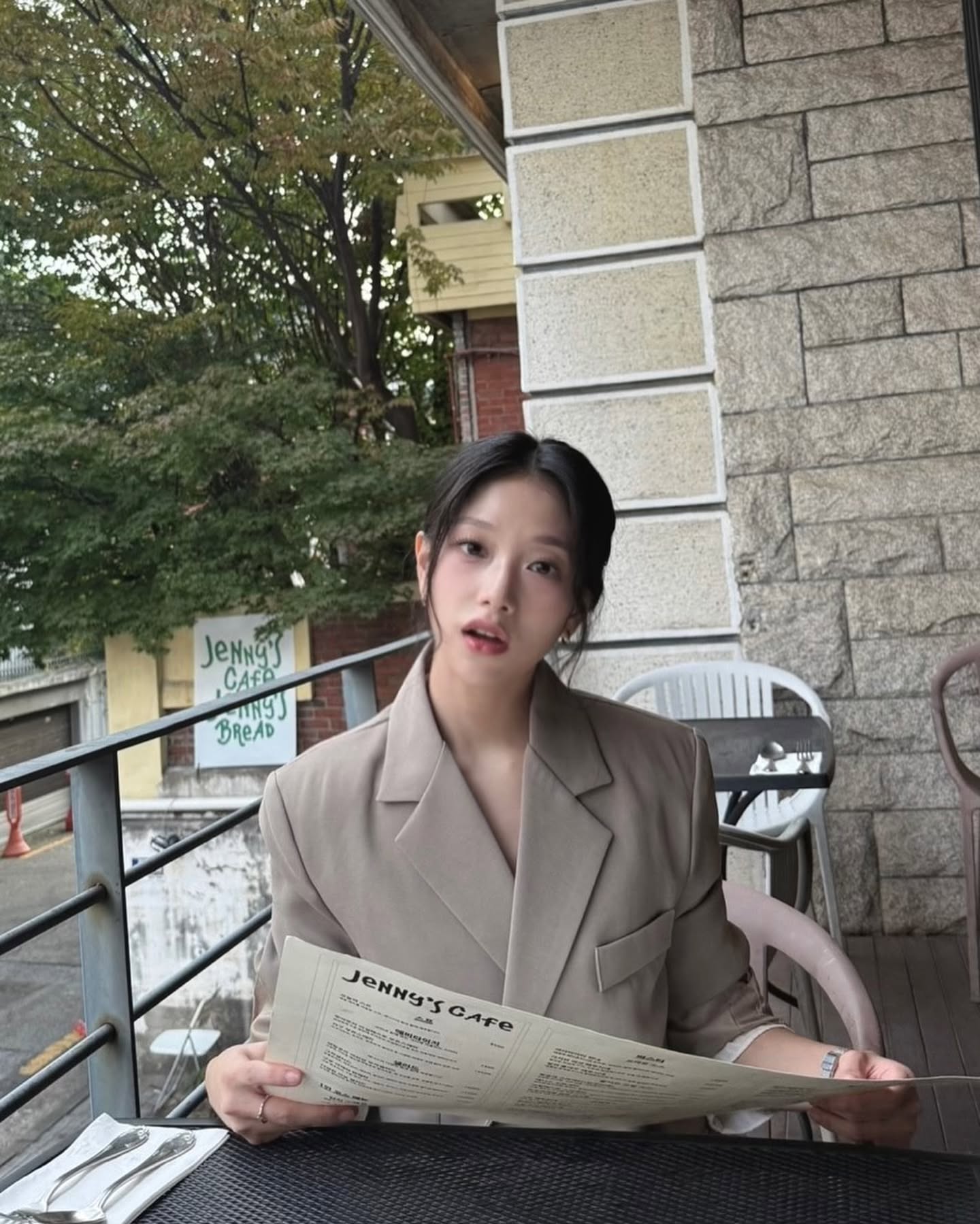 여친짤의 정석, 이서연❤️
미니멀한 코디 데이트룩으로 딱이야🤍 이미지