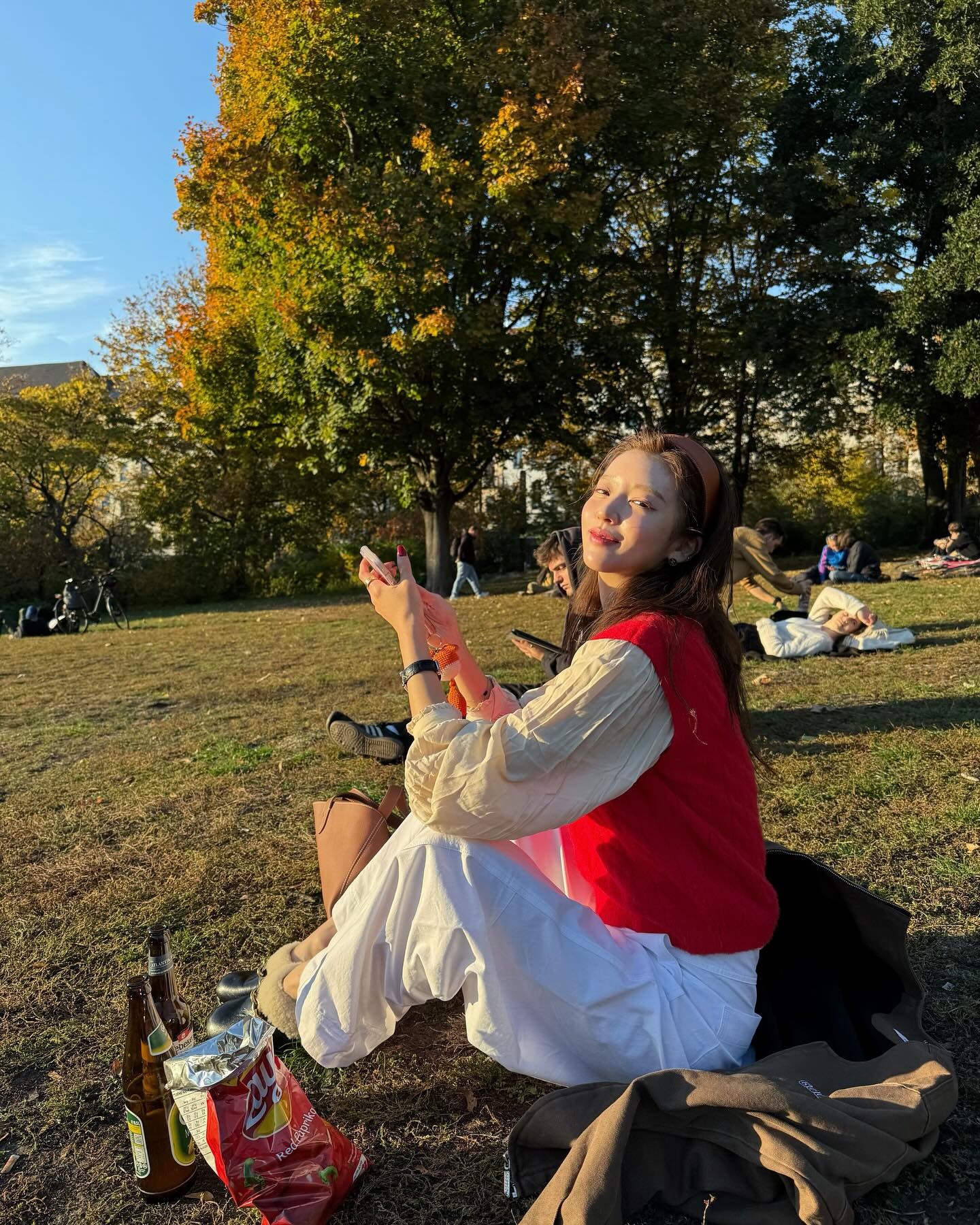 올봄엔 화사한 레드 포인트 룩❤️ 이미지