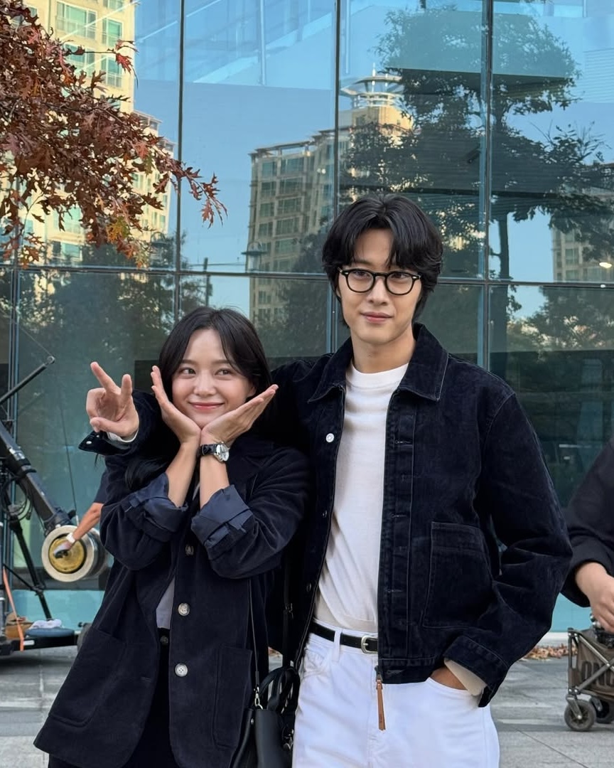 이맘때 흰바지가 훈훈하지🐣 이미지2