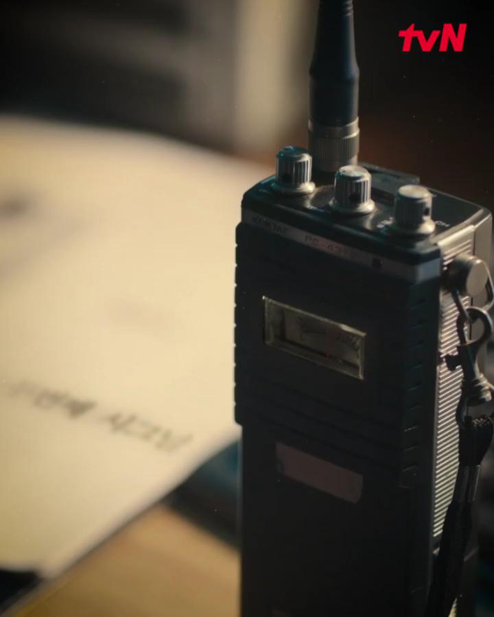 기다렸던 무전기 속 목소리🙊
2026년 두 번째 시그널 울릴 때까지 숨 참는다😭 이미지