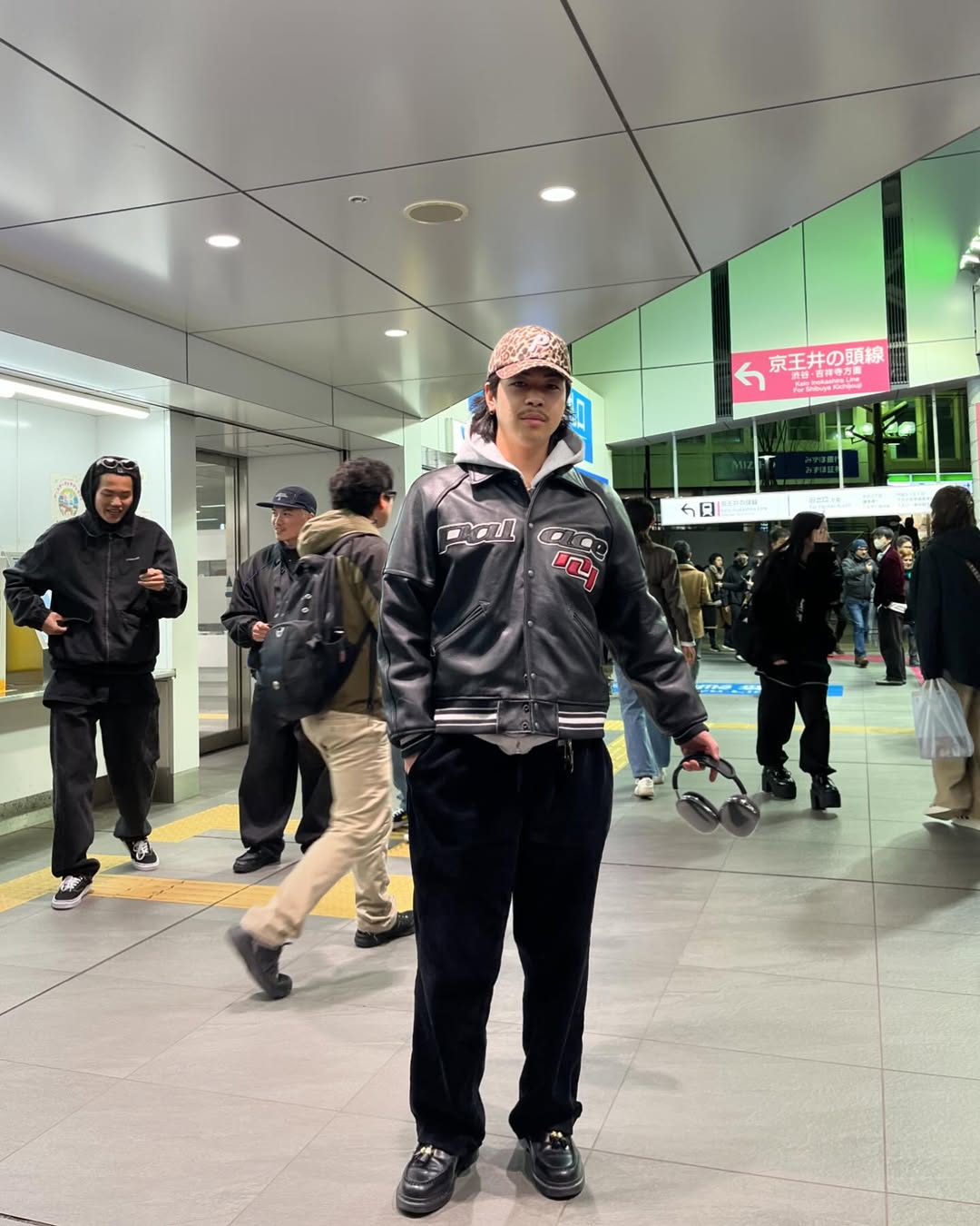 팔라스는 레더자켓 참잘해♻️ 이미지2
