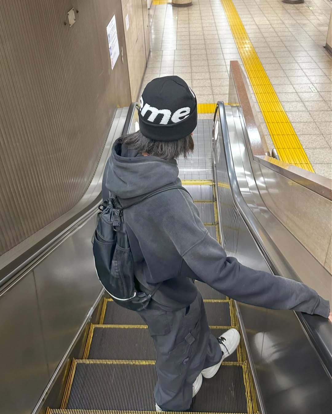 다 모으고 싶은 슈프림 비니들🪄 이미지4