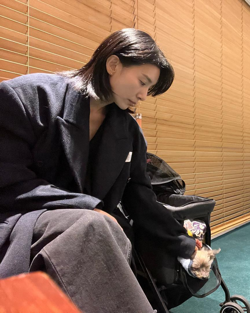 본새나는 블랙코디🖤김서형 이미지2