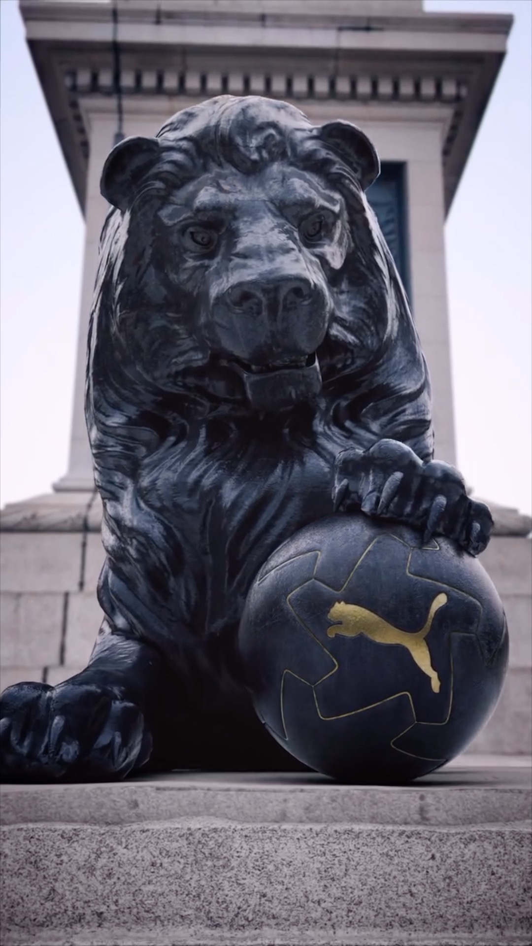 푸마, 프리미어리그 공식 볼 파트너가 되다! ⚽️

2025/26 시즌부터 모든 프리미어리그 경기에서 푸마(PUMA)의 로고가 들어간 경기구를 보게 될 예정입니다. 

푸마의 CEO인 아르네 프룬트(Arne Freundt)는 이번 협약에 대해 "세계에서 가장 많은 시청자를 보유한 프리미어리그와의 협약은 푸마 브랜드 전략의 중요한 이정표입니다. 프리미어리그 경기에서 푸마 공이 중심이 되어 선수와 팬들에게 잊지 못할 순간을 선사할 것입니다."라고 밝혔습니다. 이미지