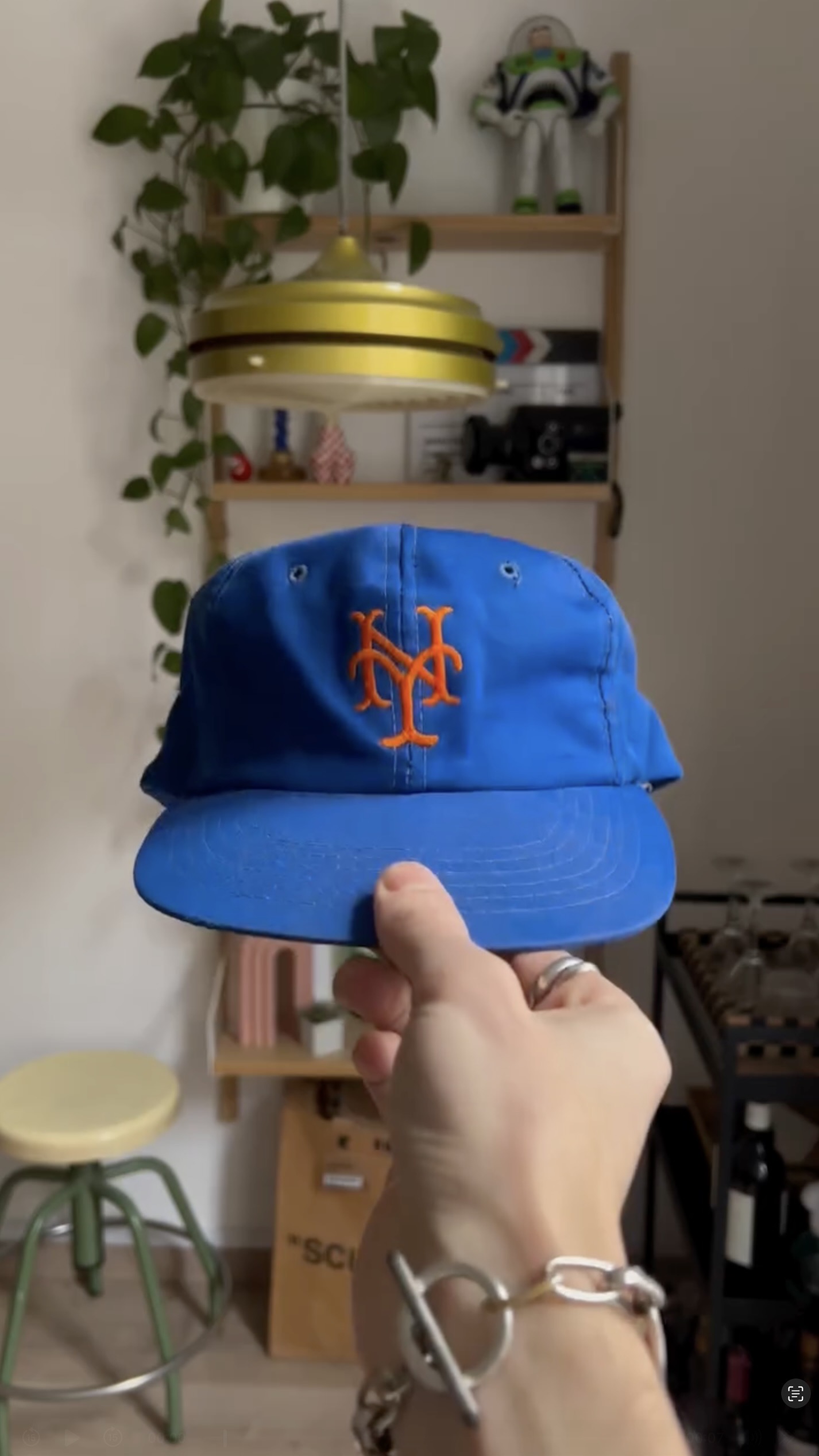 형 취향 한 번 보자, MLB 빈티지 캡 몇 번?🧢

1. New York Mets Vintage Cap

2. New York Yankees Vintage Cap

3. Detroit Tigers Vintage Cap

4. Cleveland Indians Chief Wahoo Vintage Cap

5. Chicago White Sox Vintage Cap

6. Atlanta Braves Vintage Cap

7. Philadelphia Phillies Vintage Cap 이미지