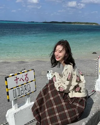 여친룩 필수템, 셀럽들의 롱스커트룩🤍 이미지