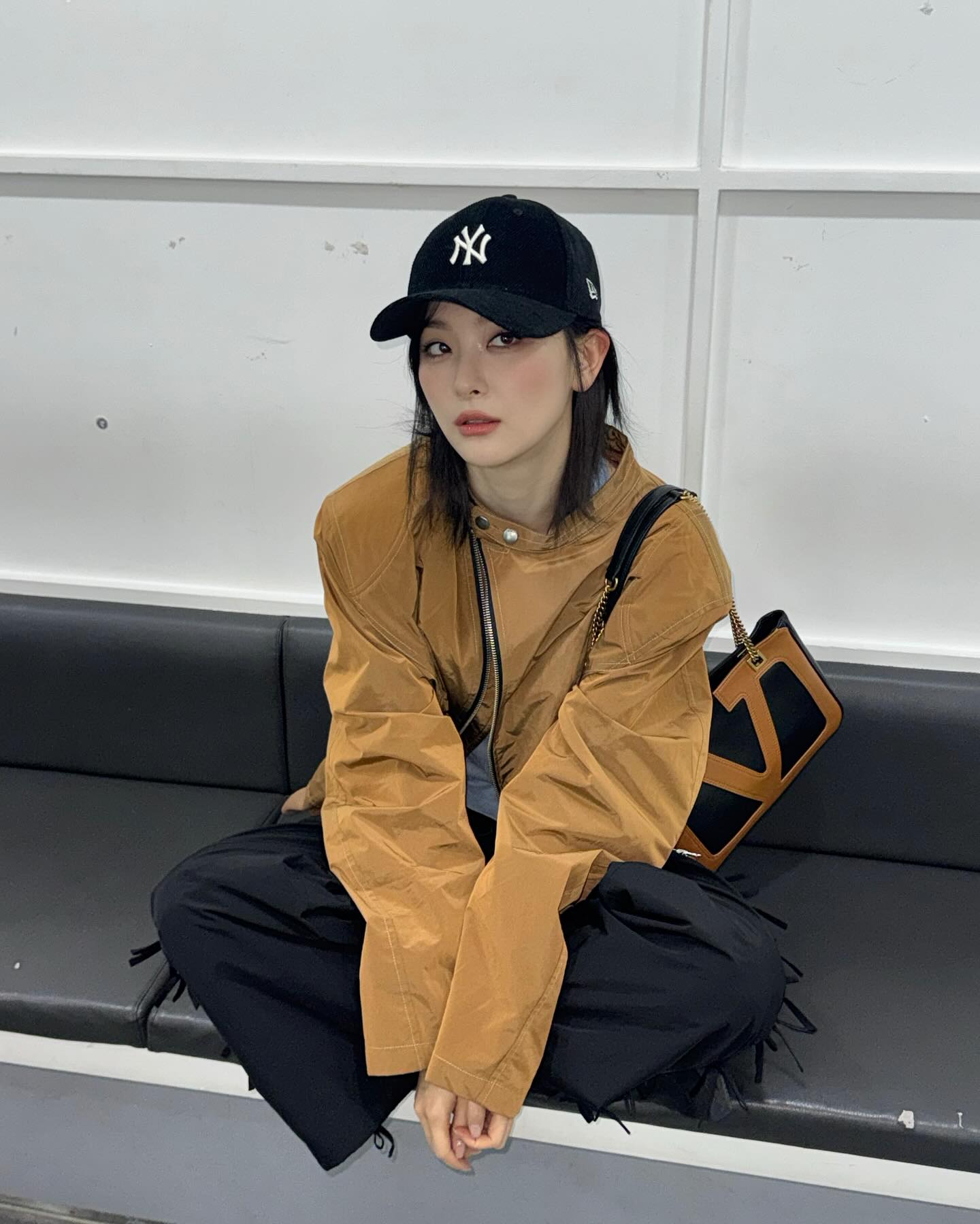 지루한 헤어엔 레이어드 포인트🖤
머리 기르는 중이라면, 레이어드 컷으로 스타일리시하게✨ 이미지