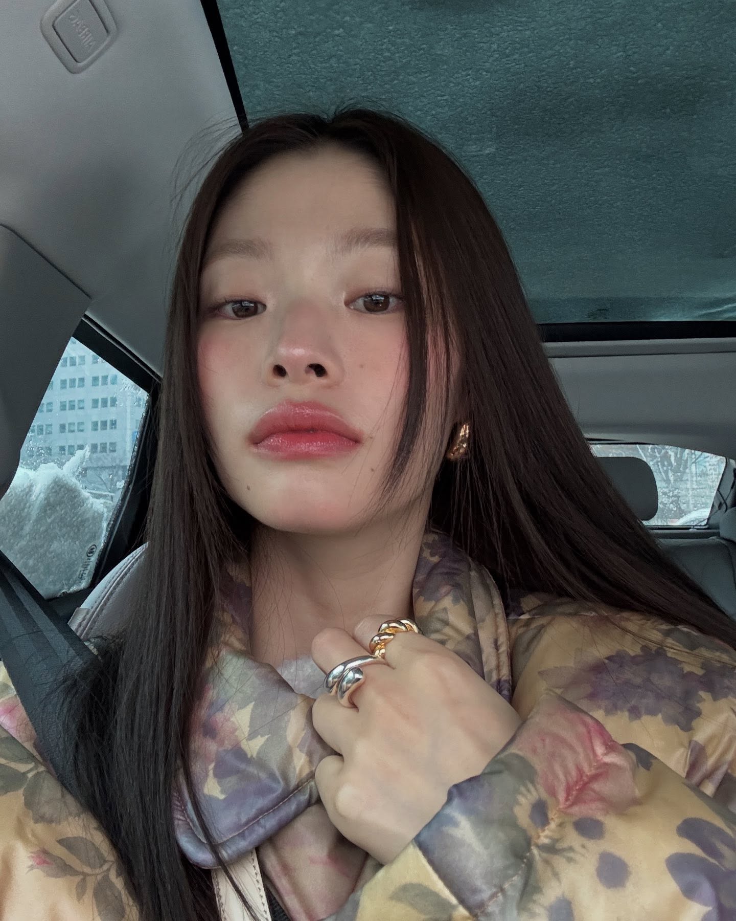 윤이재로 보는 반지 레이어링💍✨
골드랑 실버 같이 껴도 스타일리시 해❤️ 이미지3