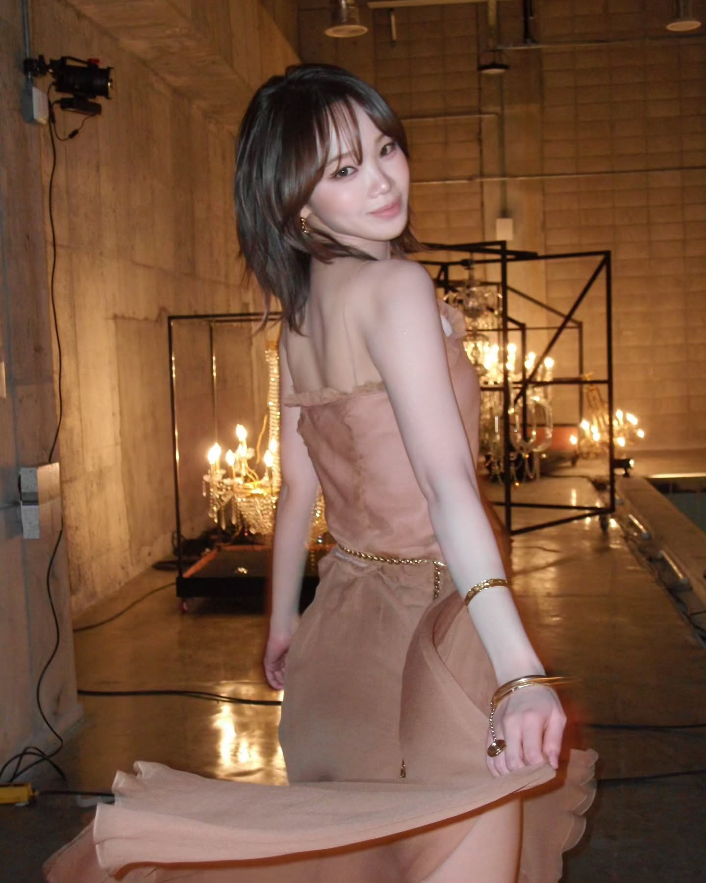 지루한 헤어엔 레이어드 포인트🖤
머리 기르는 중이라면, 레이어드 컷으로 스타일리시하게✨ 이미지