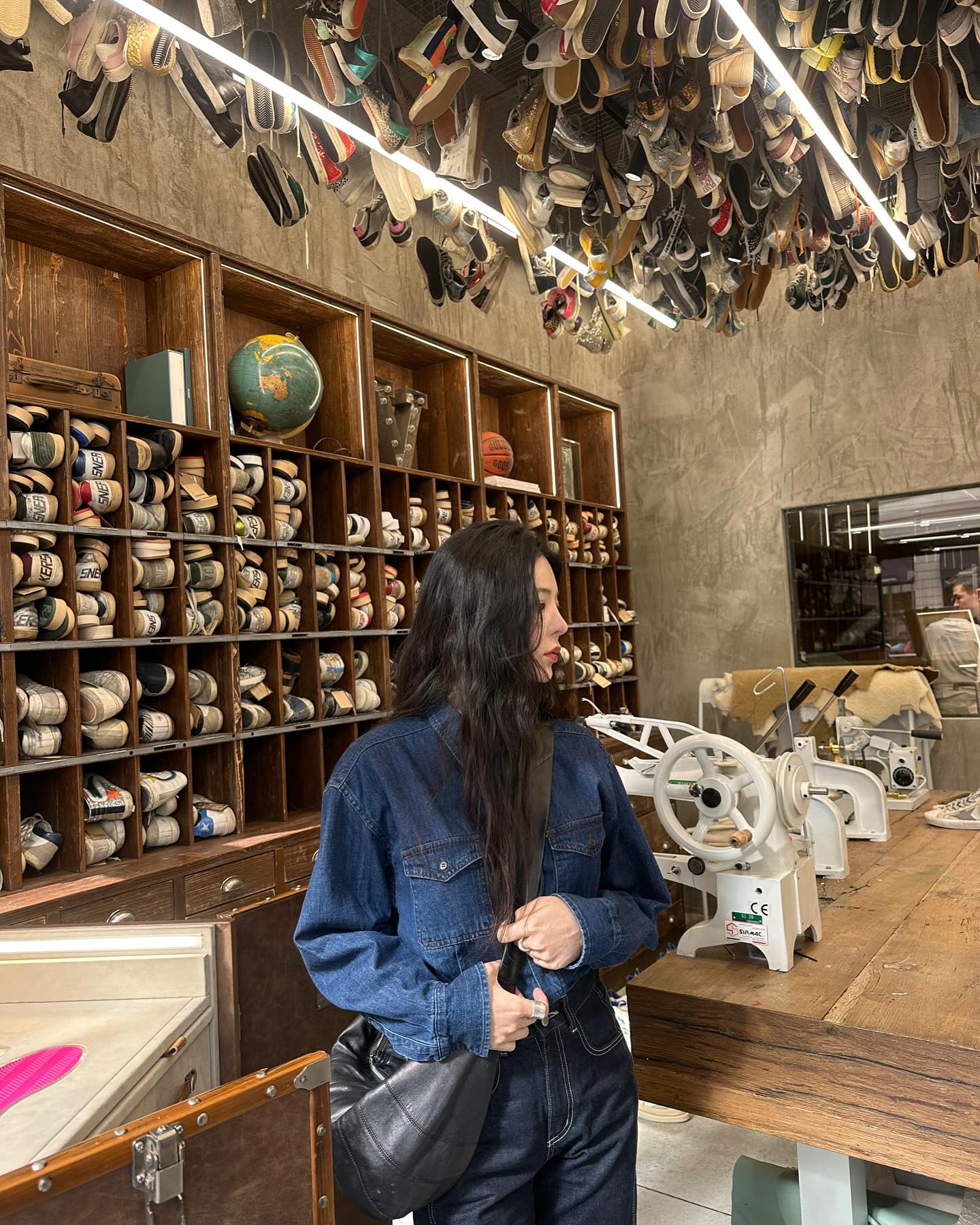 간절기에 딱! 셀럽의 청청룩👖💙 이미지5