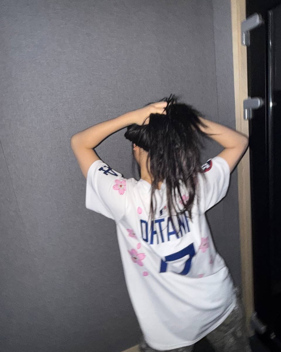MLB 도쿄 시리즈 입은 NJZ⚾️
무라카미 다카시 x MLB 한정판 콜라보 유니폼🌸소장각 이미지2