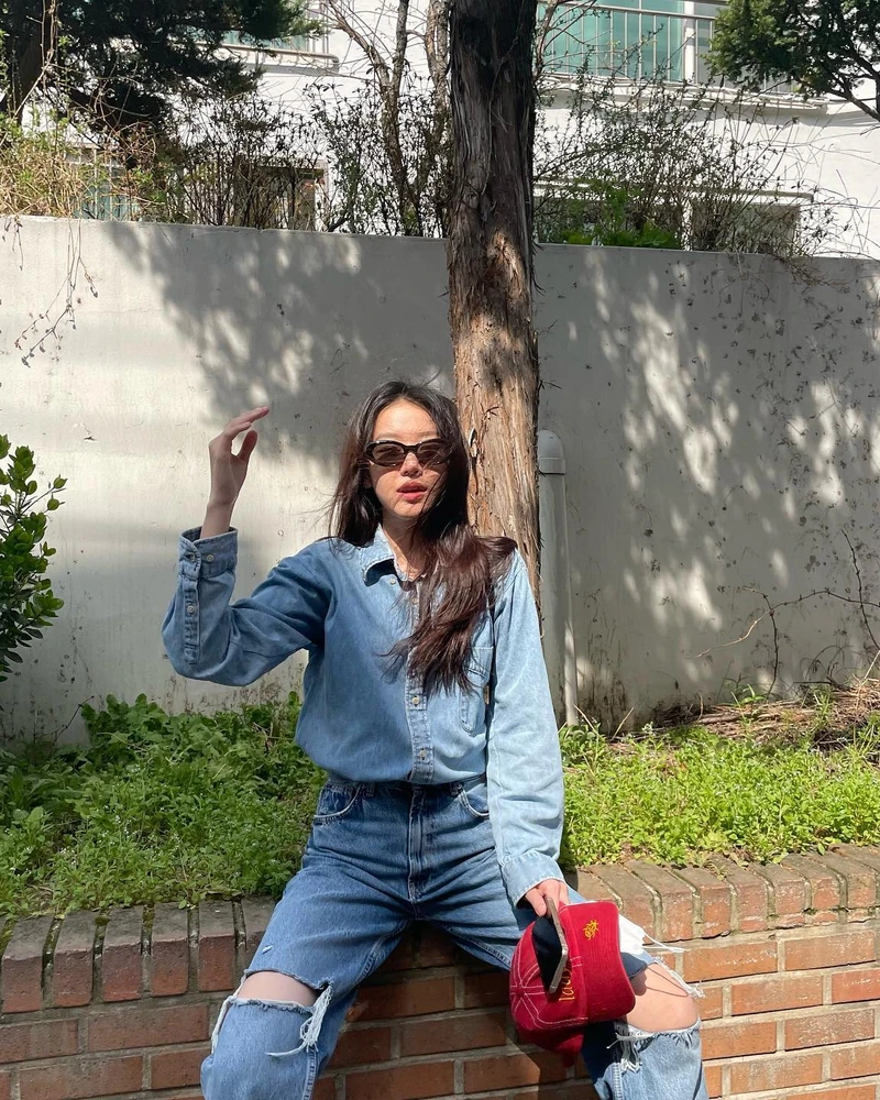 간절기에 딱! 셀럽의 청청룩👖💙 이미지3