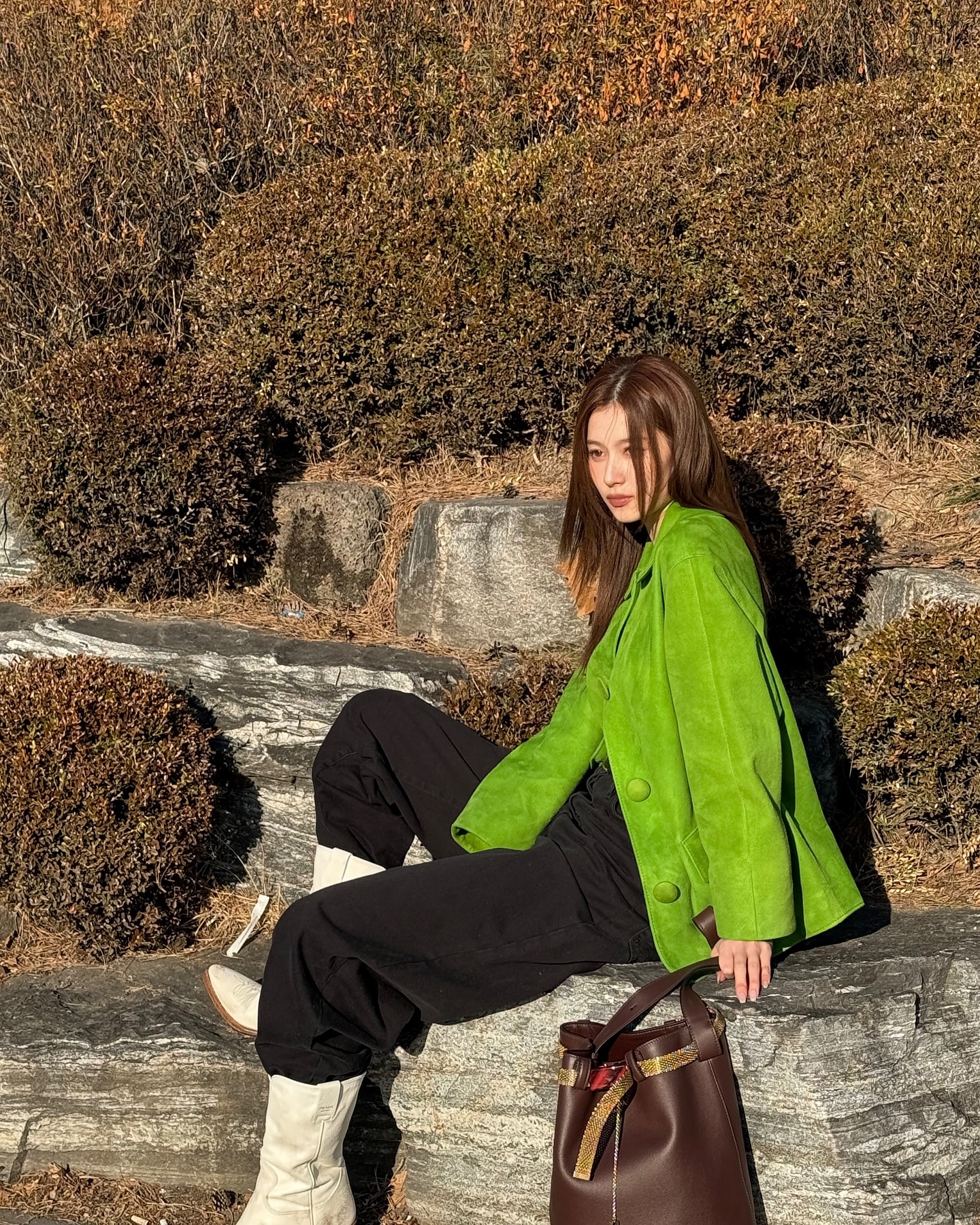 입으면 풋사과상 되는 아우터❓💚
사나, 금새록이 픽한 이 자켓은✨

- 자켓: 프라다 스웨이드 재킷 애플 그린 이미지
