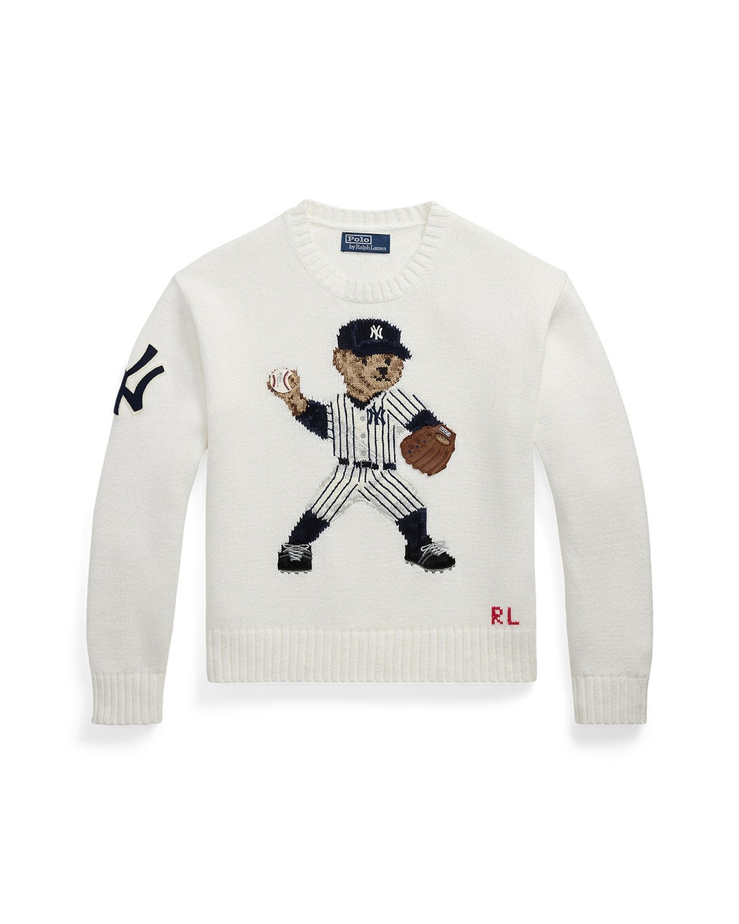 랄프 로렌 x MLB 캡슐 컬렉션 라인업🏇🏻⚾️

랄프 로렌과 MLB가 도쿄 시리즈를 맞아 협업 컬렉션을 선보였습니다.

랄프 로렌이 MLB와 함께 도쿄 시리즈를 기념하는 캡슐 컬렉션을 출시했습니다. 이번 협업은 LA 다저스와 시카고 컵스의 일본 개막전을 기념하며, 뉴욕 양키스 아이템도 포함되어 있습니다.

컬렉션은 새틴 바시티 재킷, 폴로 셔츠, 스웨터, 플리스, 모자 등으로 구성됐으며, 시부야 미야시타 파크의 팬존과 도쿄 내 팝업스토어에서 전시되고 있습니다.

현재 해당 제품은 랄프 로렌 및 MLB 공식 온라인몰, 플래그십 스토어, 각 팀의 홈 스타디움에서 구매할 수 있습니다. 이미지9