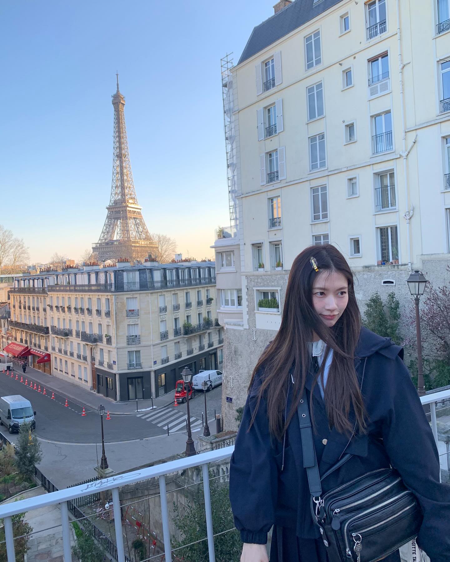 여행은 편한 맛💙정소민의 여행룩
따라 하기 쉬운 꾸안꾸 여행룩 코디 참고✔️ 이미지7