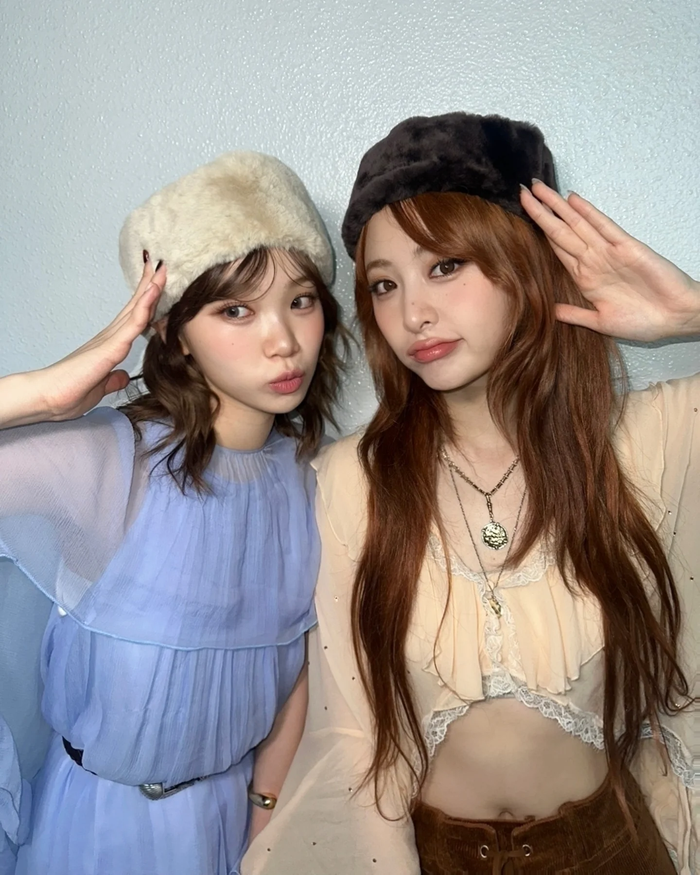 봄과 함께 찾아온 보호시크 룩🤍
러플과 레이스로 포인트를 더한 트렌드 페미닌 룩✨ 이미지3