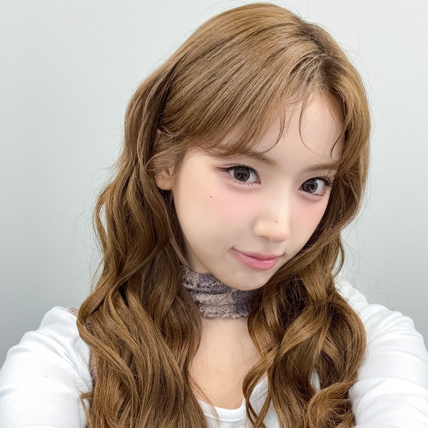 언니들 심장 나가리 만드는❤️지우
메이크업 받는데 이리 귀여울 일이야..?🤦🏻‍♀️@엔믹스지우 이미지5