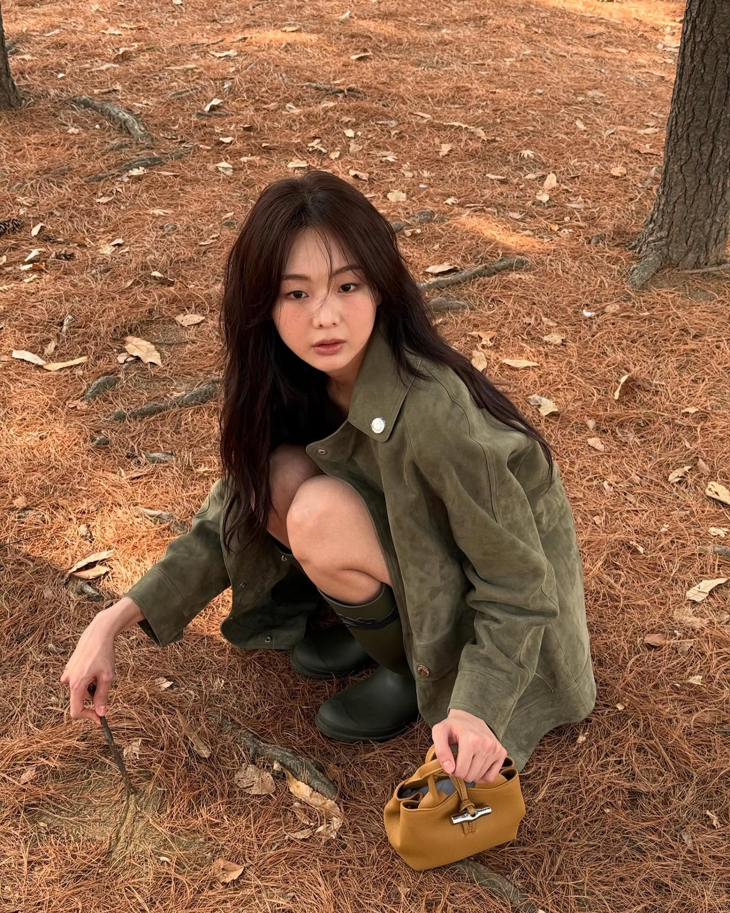 금새록, 이청아의 스웨이드 활용법🤎 이미지