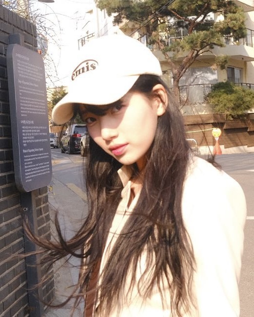 수지로 보는 볼캡 활용법❤️ 이미지