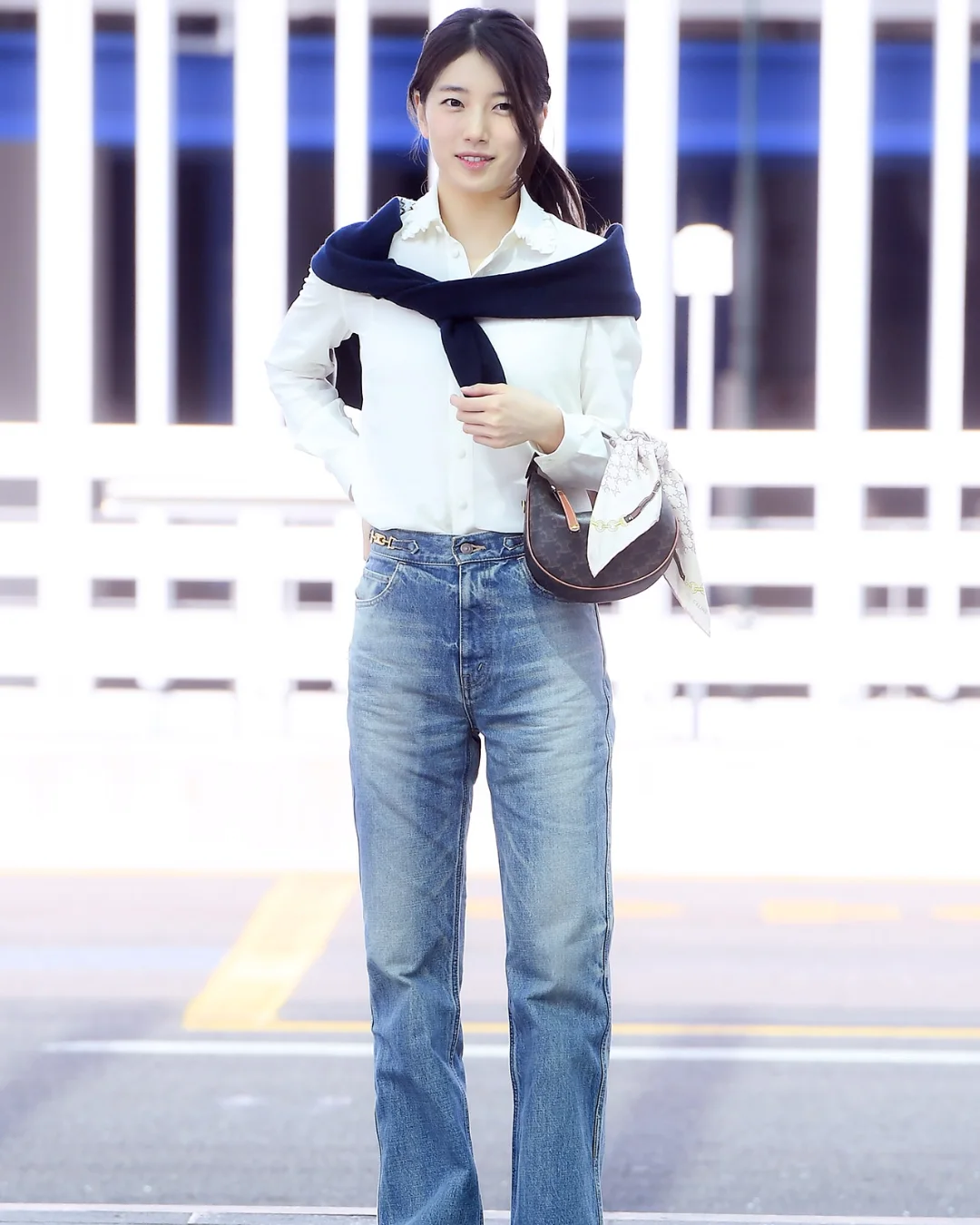 클래식 이즈 더 베스트💙 흰청 코디 이미지2
