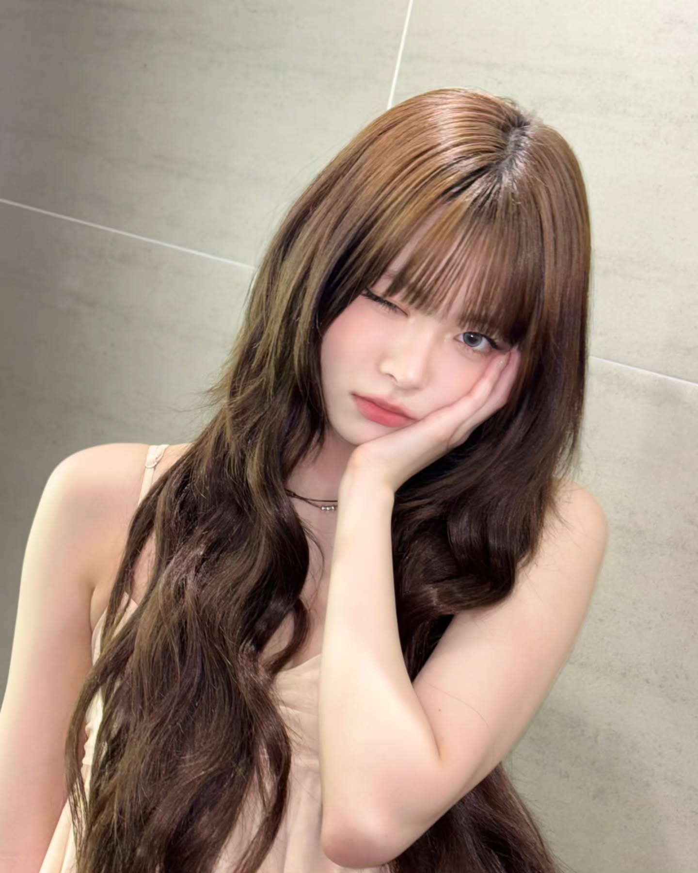 같은 듯 다른 매력🤎브라운 염색 4
색다른 변화를 주고 싶다면, 브라운 염색 컬러 여기서 골라보기✔️

1. 밝은 톤의 브라운 컬러
2. 애쉬 톤의 브라운 컬러
3. 레드 톤의 브라운 컬러
4. 오렌지 톤의 브라운 컬러 이미지