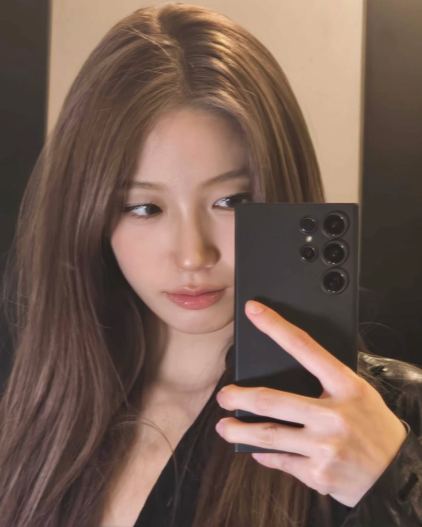 같은 듯 다른 매력🤎브라운 염색 4
색다른 변화를 주고 싶다면, 브라운 염색 컬러 여기서 골라보기✔️

1. 밝은 톤의 브라운 컬러
2. 애쉬 톤의 브라운 컬러
3. 레드 톤의 브라운 컬러
4. 오렌지 톤의 브라운 컬러 이미지3