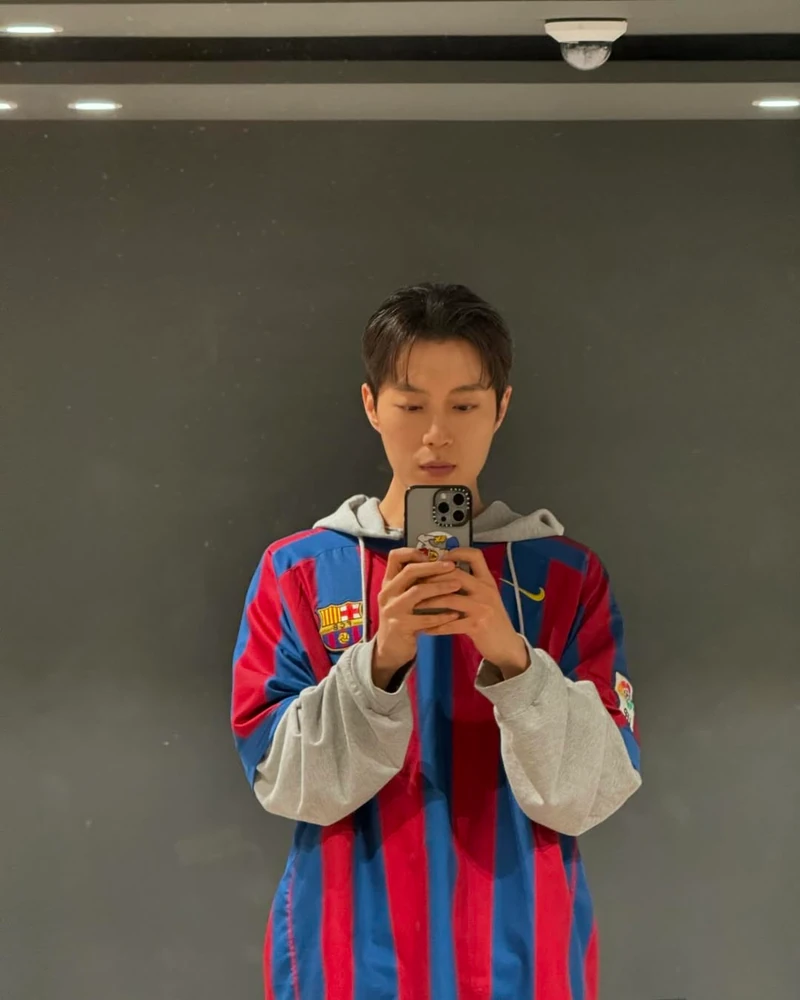 축구유니폼은 윤두준처럼⚽️ 이미지1