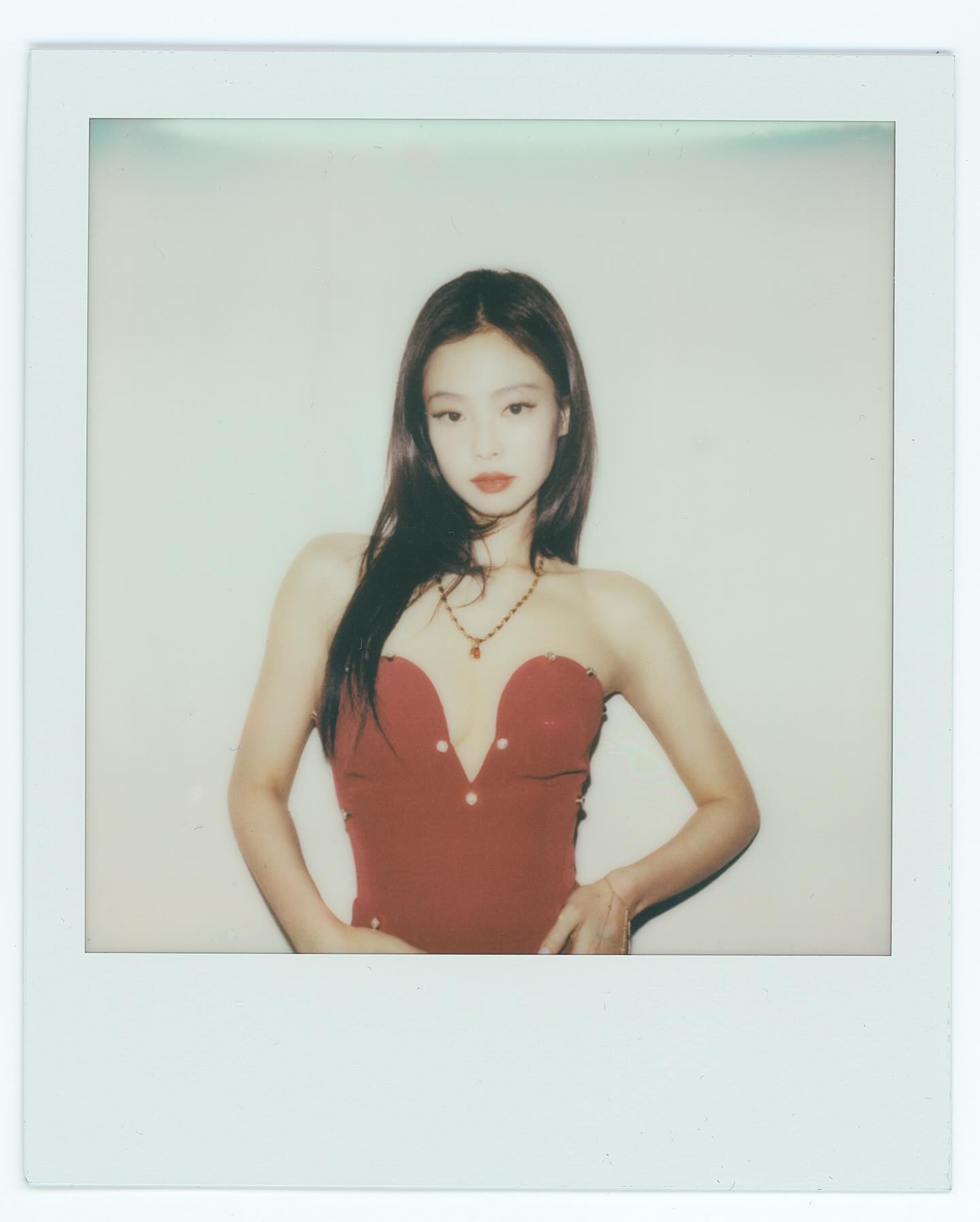 제니하면 레드제니지💄❤️
레드립과 레드드레스 조합으로 시상식을 빛낸 @제니 이미지6