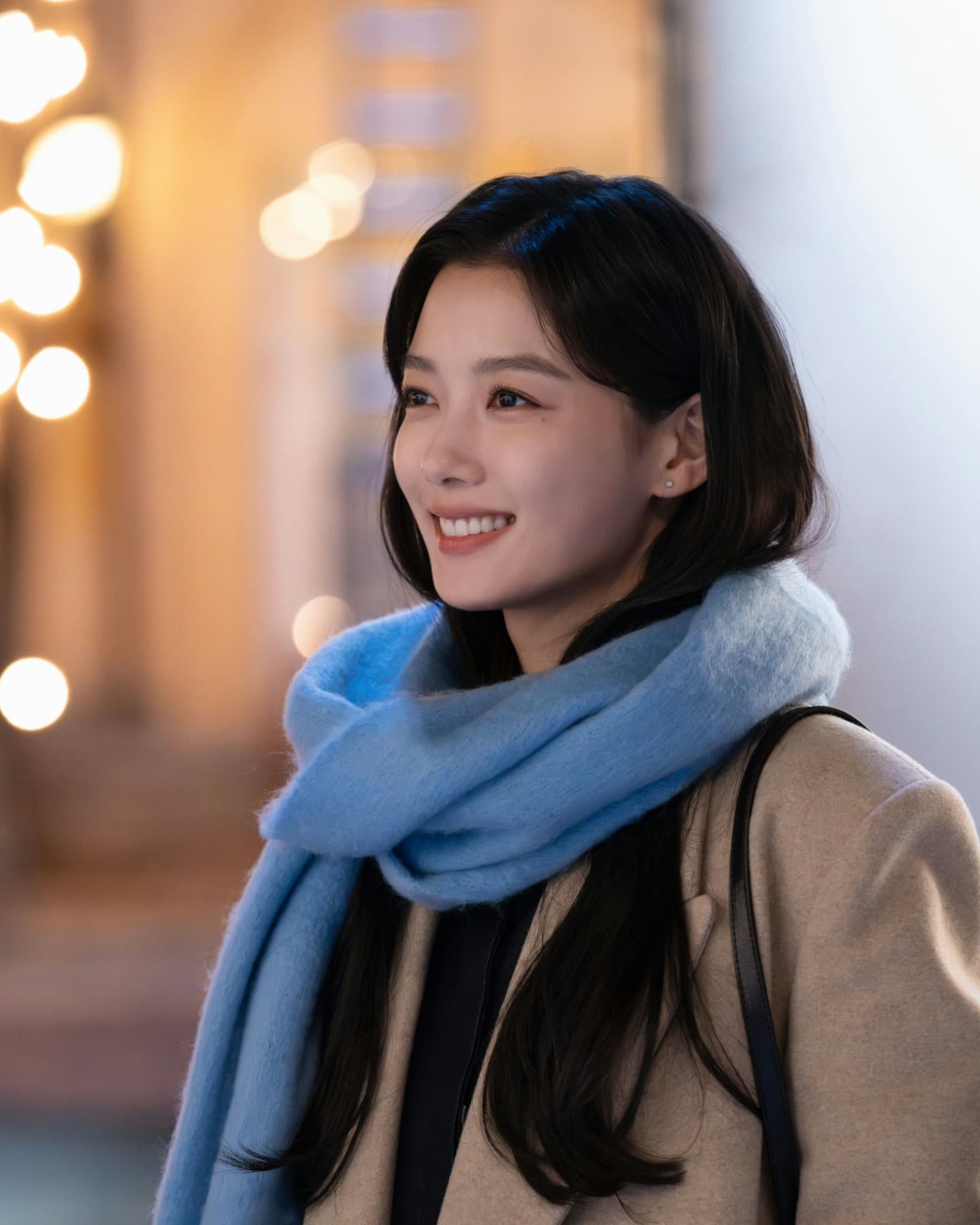 얼굴형별 어울리는 눈썹 찾기🤨🖤

눈썹 모양은 사람의 인상을 크게 좌우하는 중요한 요소입니다. 얼굴형에 맞는 눈썹을 찾으면 성공적인 이미지 변신에 한 걸음 더 가까워진다는 사실! 그래서 준비한 얼굴형별 찰떡 눈썹 모양을 알려드릴게요.✨

1. 계란형 얼굴 - 아치형 눈썹
2. 둥근 얼굴형 - 각진 아치형 눈썹
3. 긴 타원형 얼굴 - 도톰한 일자형 눈썹
4. 각진 얼굴형 - 둥근 아치형 눈썹 이미지4