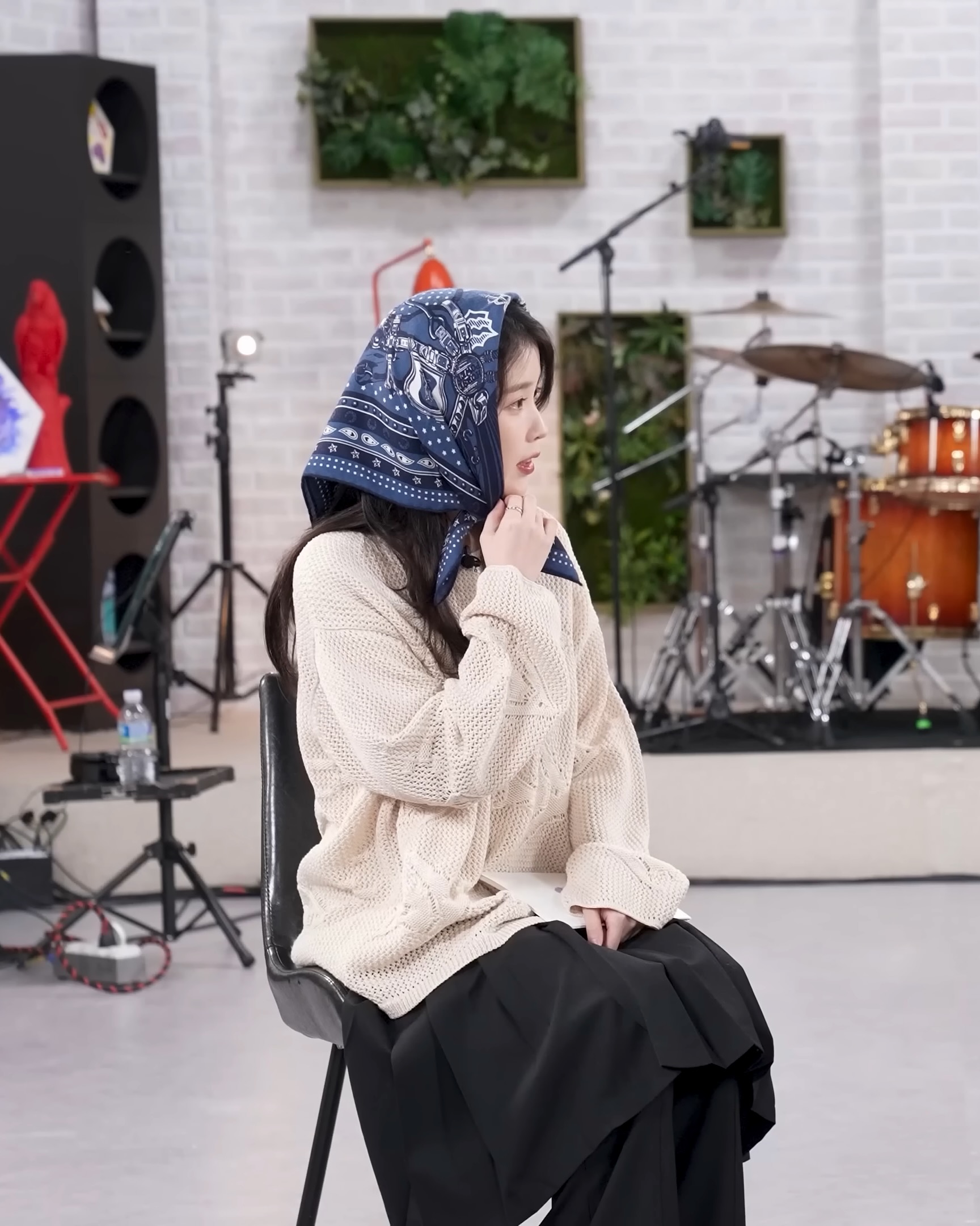 아이유, ‘팔레트’ 속 청순 힙 모먼트✨ 이미지