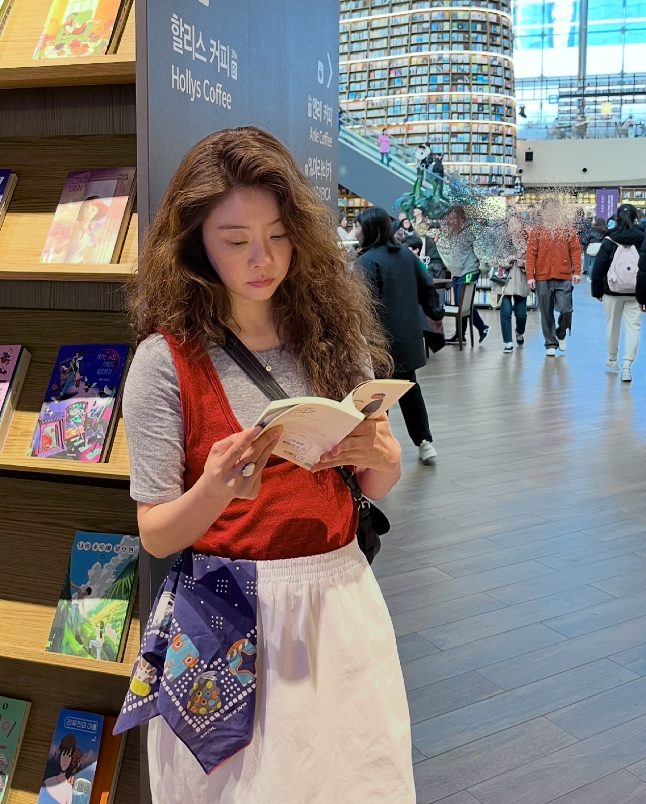 기장별로 다른 매력의 이 스커트🤍
미니 기장은 귀엽게, 롱 기장은 우아하게✨ 이미지8