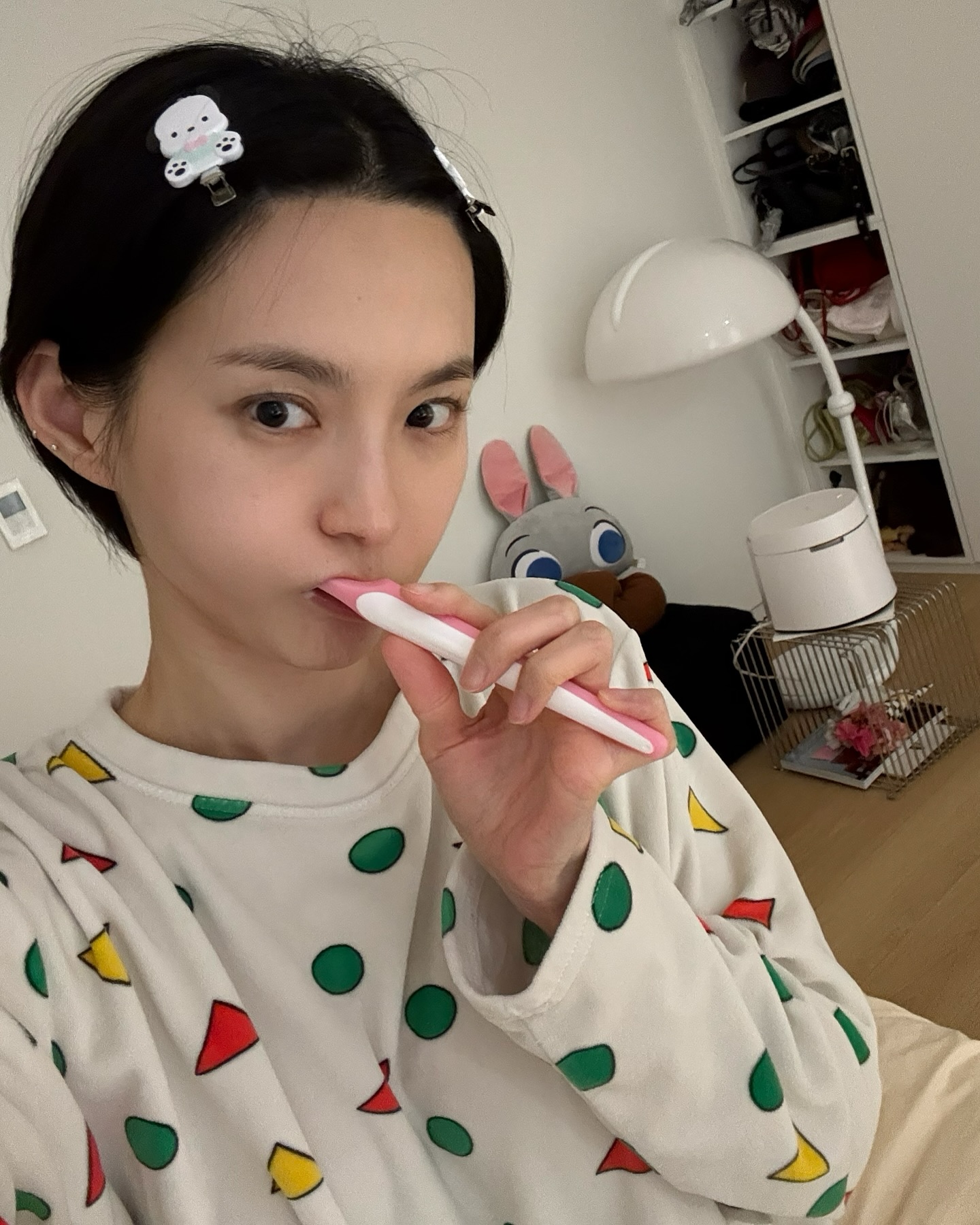 김수미의 쿠팡 찐템을 모아모아❤️‍🔥
집순이라면 꼭 소장해야 할 쿠팡 아이템 7가지✅

1. 마켓브릭 다용도 누워서 휴대폰 거치대
2. 코르폰즈 휴대용 접이식 철제 독서대
3. 아이워너 TPE 싱글 마사지 볼
4. 에끌라두 골든 샌달우드 괄사
5. 네이처플랙스 목보호대 목밴드
6. 디피츠 젤리핏 장요근 마사지
7. 밸런시스 뉴 EVA 폼롤러 이미지