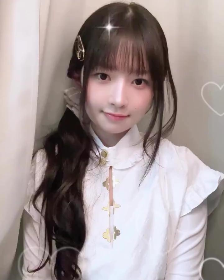 현시점 일본에서 핫한 챌린지🍦

일본에서 '니코니코니' 다음으로 인기 급상승 중인 아이스크림 챌린지! '초코민트보다도 바.로.너' 가사처럼 아이스크림을 비유해 사랑스러운 고백 멘트가 인기를 끌고 있습니다.

이 곡은 애니메이션 <러브 라이브!>의 유닛 'AiScReam'이 발표한 ‘愛♡スクリ～ム！’의 후렴부분인데요. 여러분도 이 귀여운 챌린지에 함께 도전해볼까요?❤️@고백할 땐 이거다! 이미지