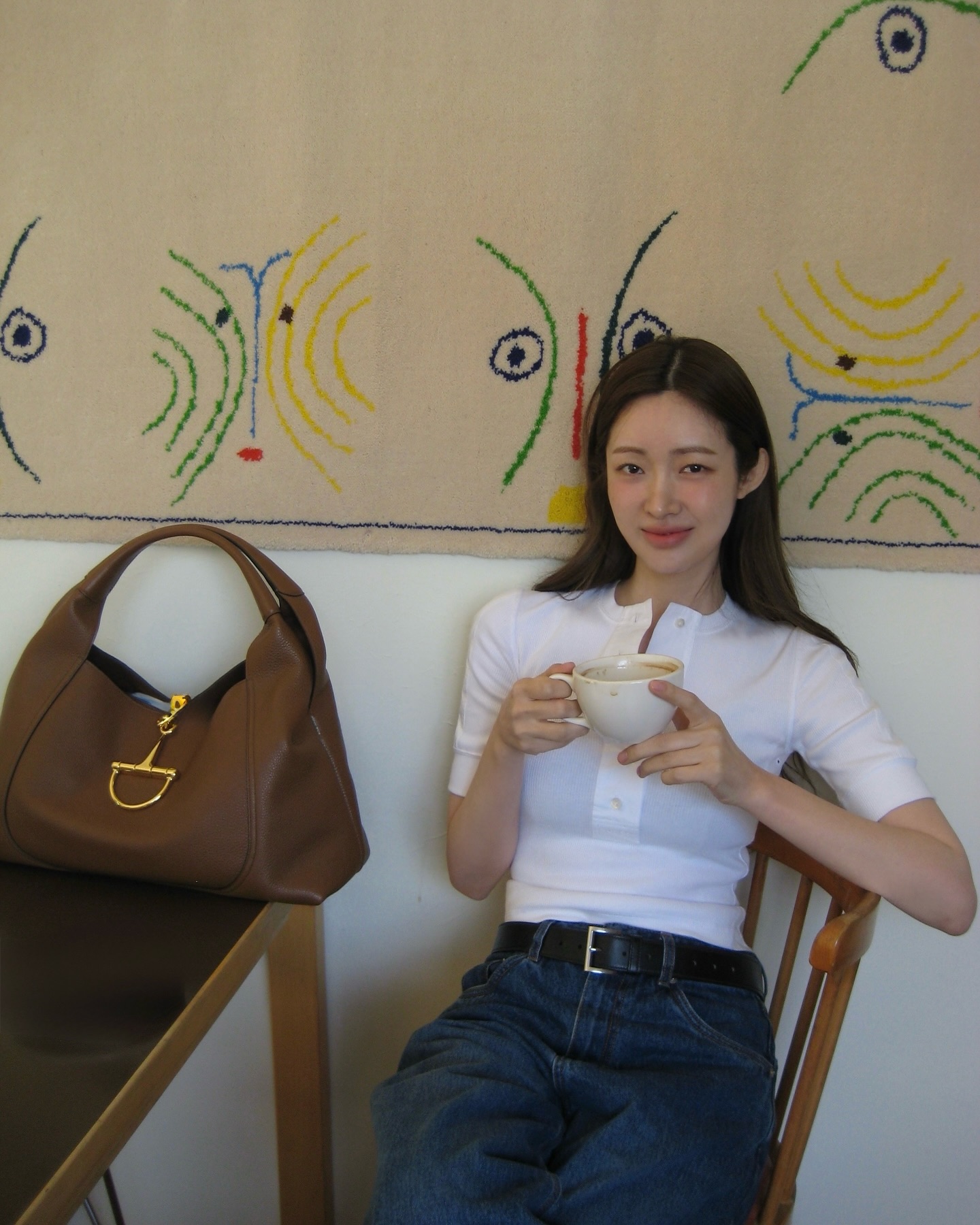 향따하고 싶은 셀럽들의 향수🫧

좋은 향은 좋은 이미지를 만든다는 사실! 좋은 이미지뿐만 아니라 내가 원하는 이미지도 가능하게 하는 향수는 필수템인데요. 과연 느낌 좋은 셀럽들은 어떤 향수를 사용하는지 함께 알아볼까요?🤍

1. 차정원
- 논픽션, 더 베이지 100ml / 21만 8천 원
- 프레데릭 말, 포트레이트 오브 어 레이디 50ml / 39만 8천 원

2. 손예진
- 제니퍼로페즈, 글로우 바이 제이로 50ml / 7만 9천 원

3. 카리나
- 킬리안, 엔젤스쉐어 50ml / 40만 원대
- 르라보, 떼누아 29 50ml / 31만 원 이미지