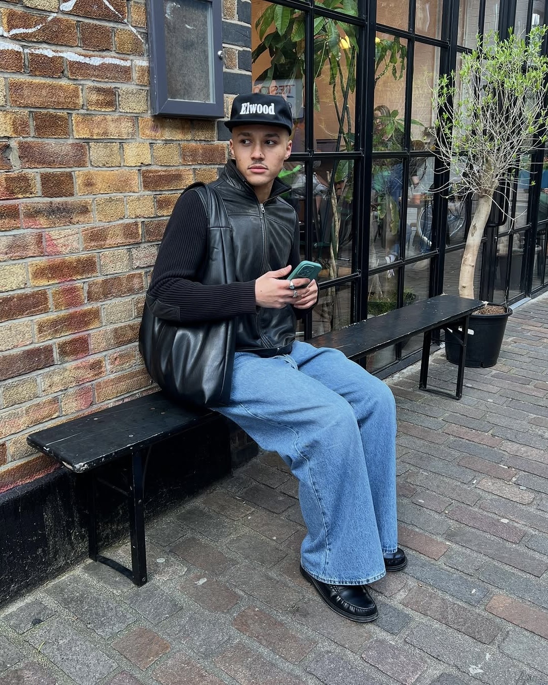 간절기엔 레더베스트🦇 이미지