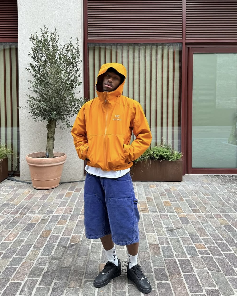봄엔 주황 바람막이로🍊 이미지
