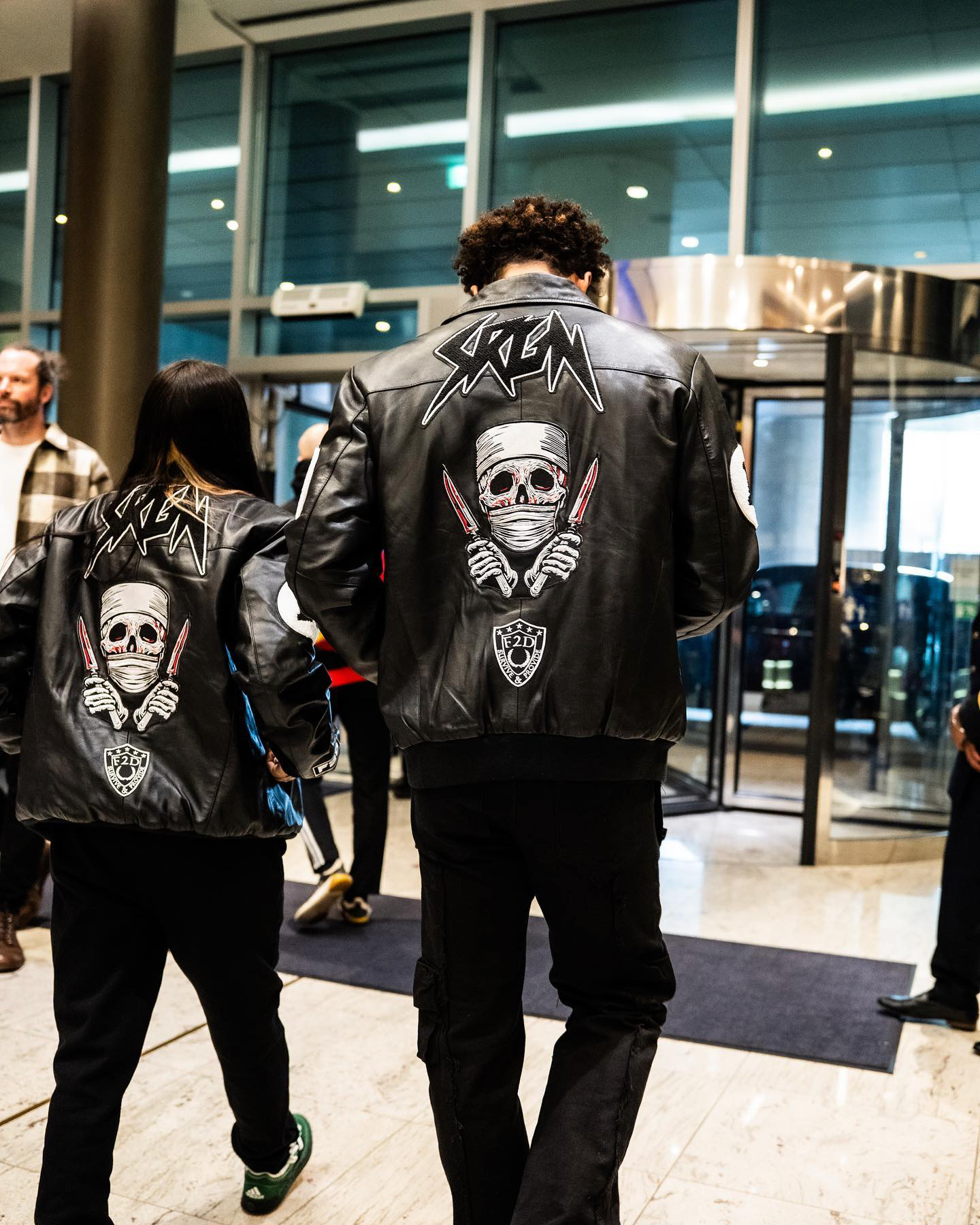 링위의 흰수염, 밴 휘터커의 진짜 멋🏴‍☠️🥊 

복싱 실력은 물론, 감각적인 패션 센스까지 완벽한 벤휘태커(benwhittaker).

그의 모든 스타일은 '전투 준비 완료' 상태😎 이미지3