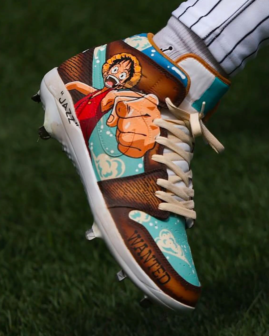 필드위에서 우린 모두 조던을 신지👟🔥
에어조던(jumpman23)은 더이상 농구 필드 위에서만 뛰지 않습니다.
야구,미식축구,복싱 등 다양한 필드위에서 조던의 감성과 에너지를 느낄 수 있습니다.
종목은 다르지만 조던으로 통하는 순간😎 이미지2