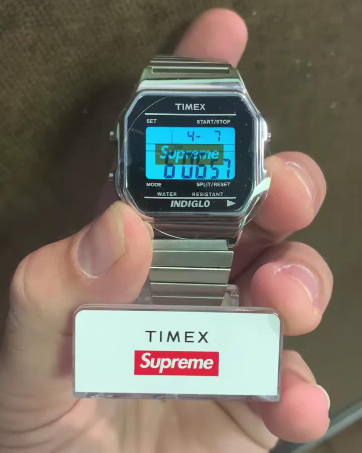 시간 안보고 박스로고 보려고 시계 참⌚️😎

제품정보 : 타이맥스 x 슈프림 전자 시계 실버 이미지