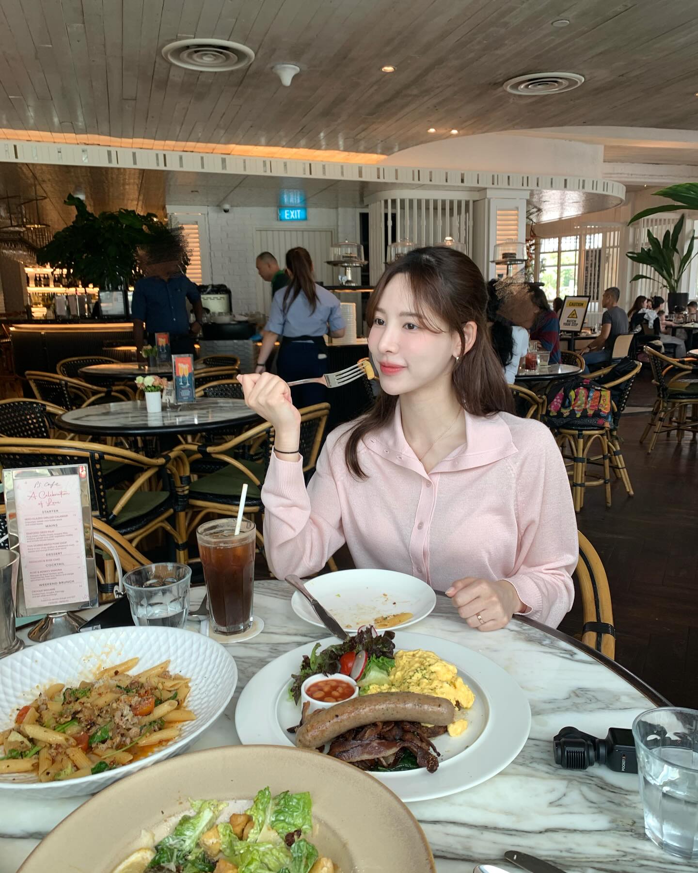 따뜻한 봄과 어울리는 핑크코디🌷 이미지5