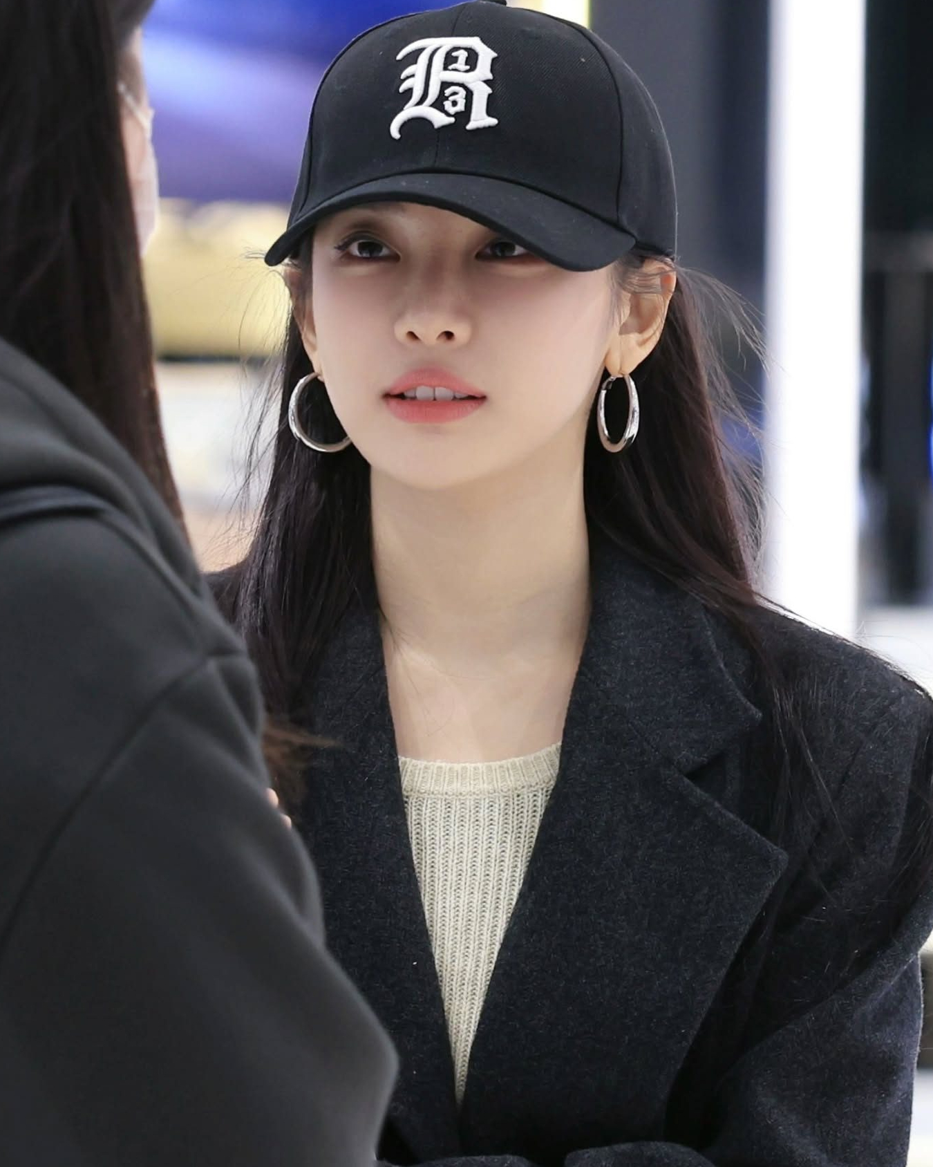 찰떡같이 소화한 닝닝의 볼캡은❓ 이미지