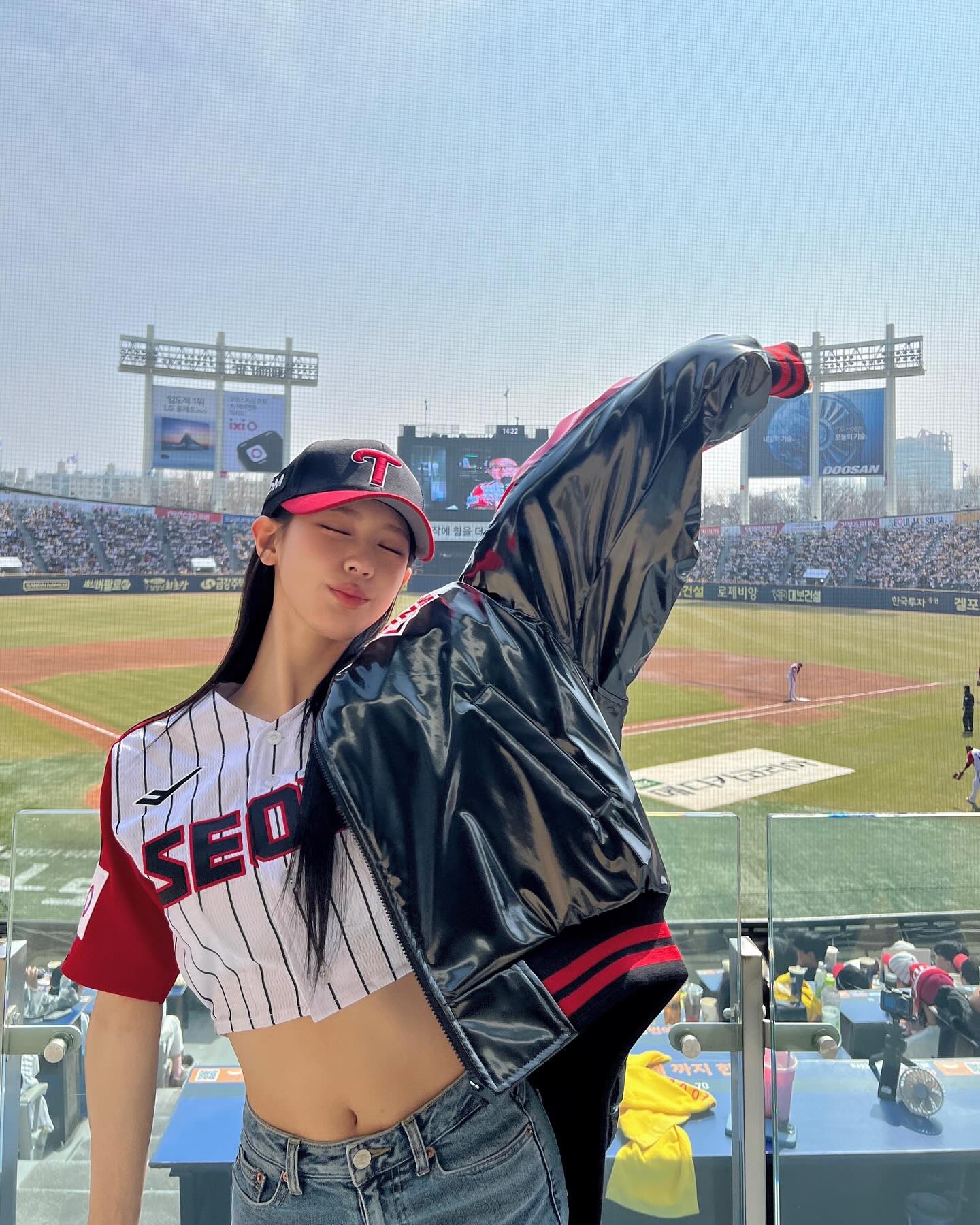 야구 보기 좋은 날씨⚾️
야구장 가고 싶어지는 셀럽 야구 유니폼 룩🏟️ 이미지3
