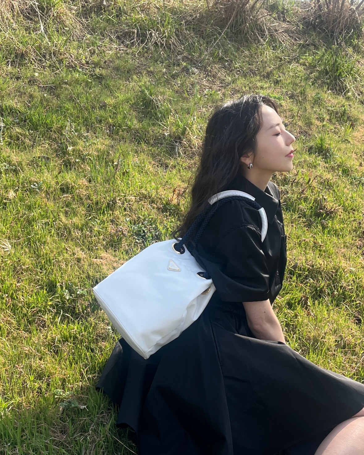 세련된 블랙 하객룩🖤
블랙 원피스 하나면 코디 끝✨ 이미지7