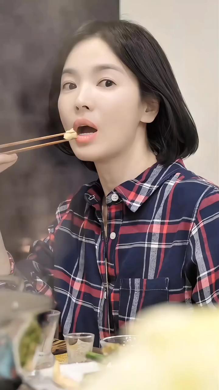 먹방 계기 찾음💙❤️예뻐요 쏭언니 이미지