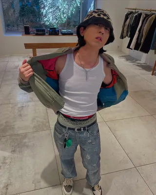 요즘 제일 웃긴 원훈이형의 스트릿 스타일😆 이미지