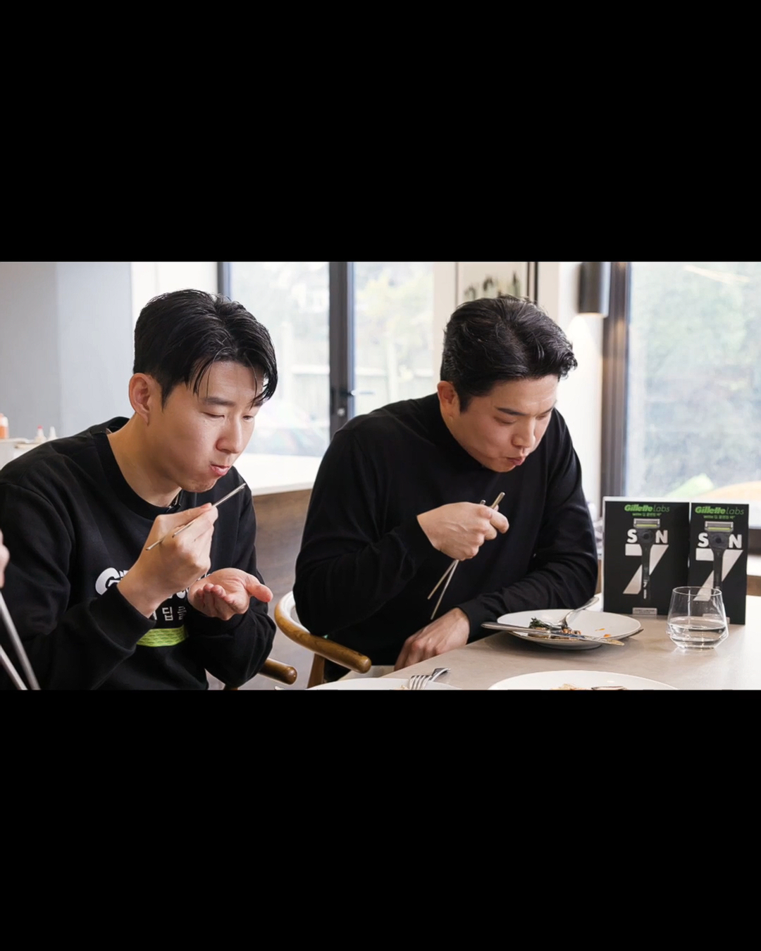 손흥민 x 안성재 투샷이라니...🫢 각 분야 월클들의 대화💬그 와중에 골든부츠 디테일 무엇 이미지