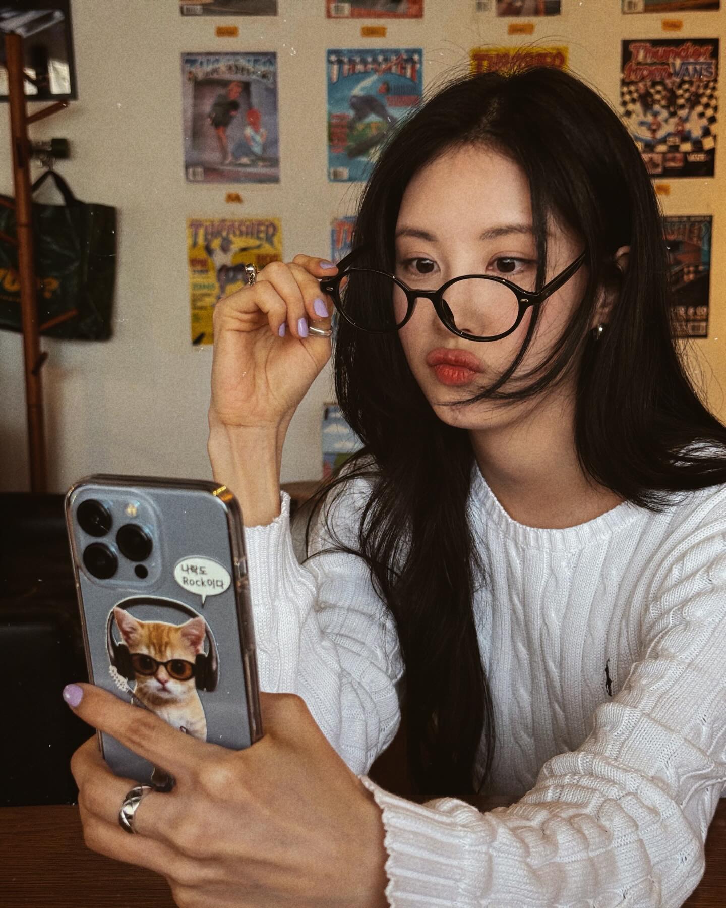 미모 물오른 서현의 뿔테 스타일링🤓
간단하게 꾸안꾸 느낌 내고 싶을 때 참고하기🖤 이미지2